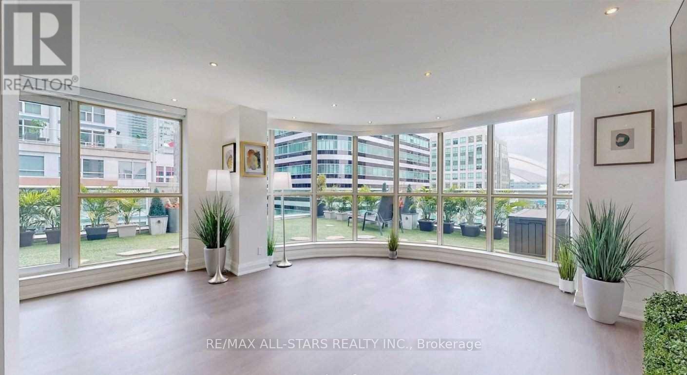 711/712 - 36 Blue Jays Way, Toronto, Ontario  M5V 3T3 - Photo 3 - C12077493
