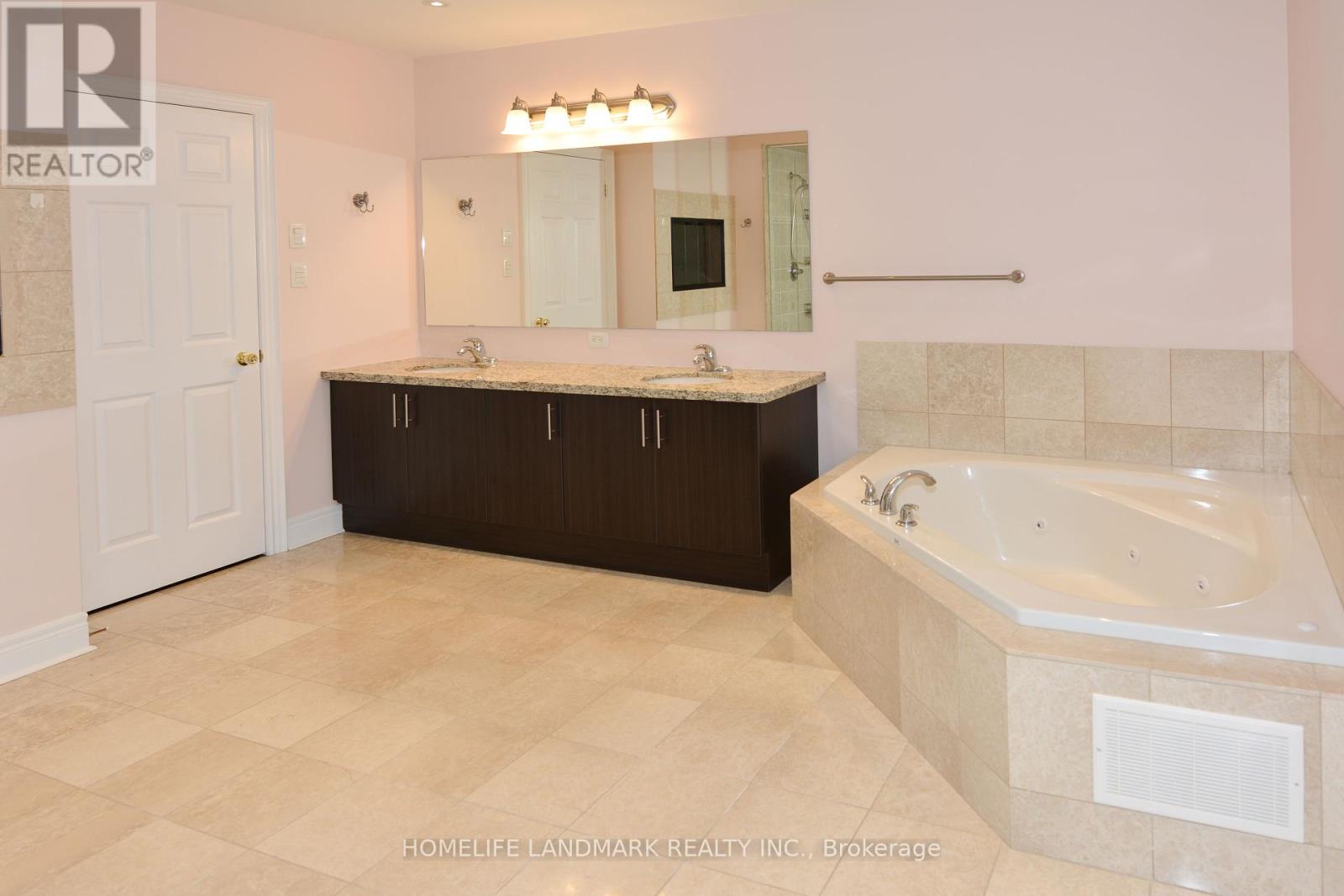 63 Rouge Valley Drive W, Markham, Ontario  L6G 0C1 - Photo 24 - N12077416