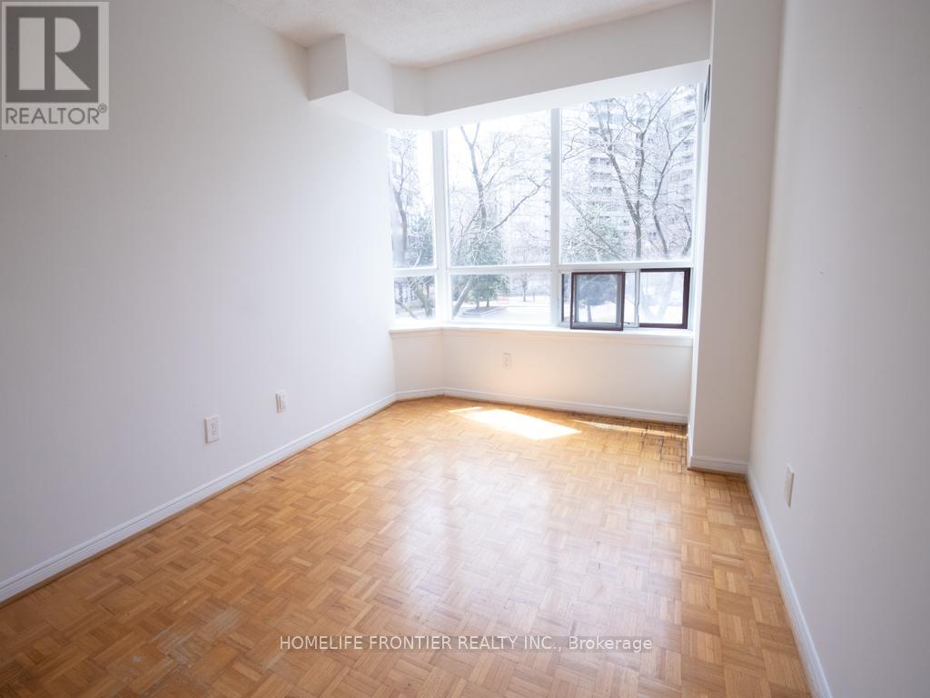 210 - 81 Townsgate Drive E, Vaughan, Ontario  L4J 8E6 - Photo 11 - N12077467