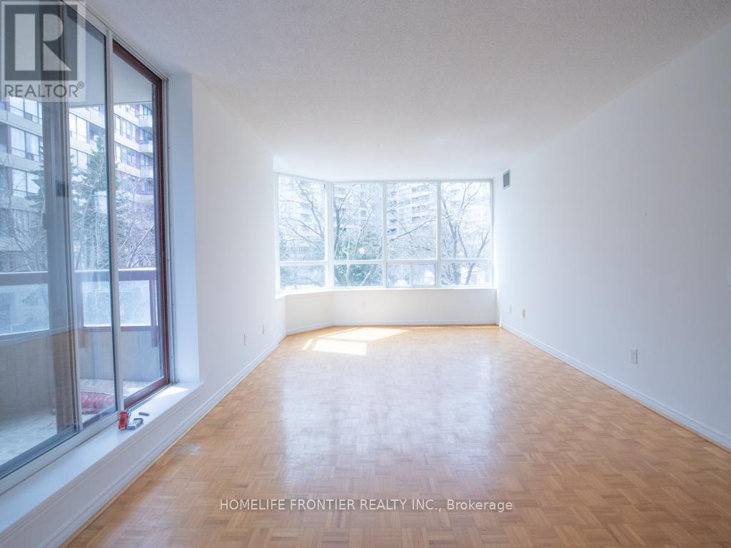 210 - 81 Townsgate Drive E, Vaughan, Ontario  L4J 8E6 - Photo 13 - N12077467