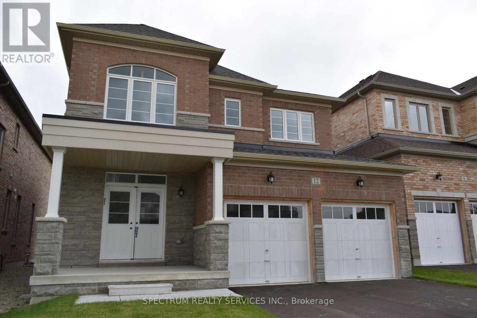 12 Barrow Avenue, Bradford West Gwillimbury, Ontario  L3Z 0W1 - Photo 2 - N12077522