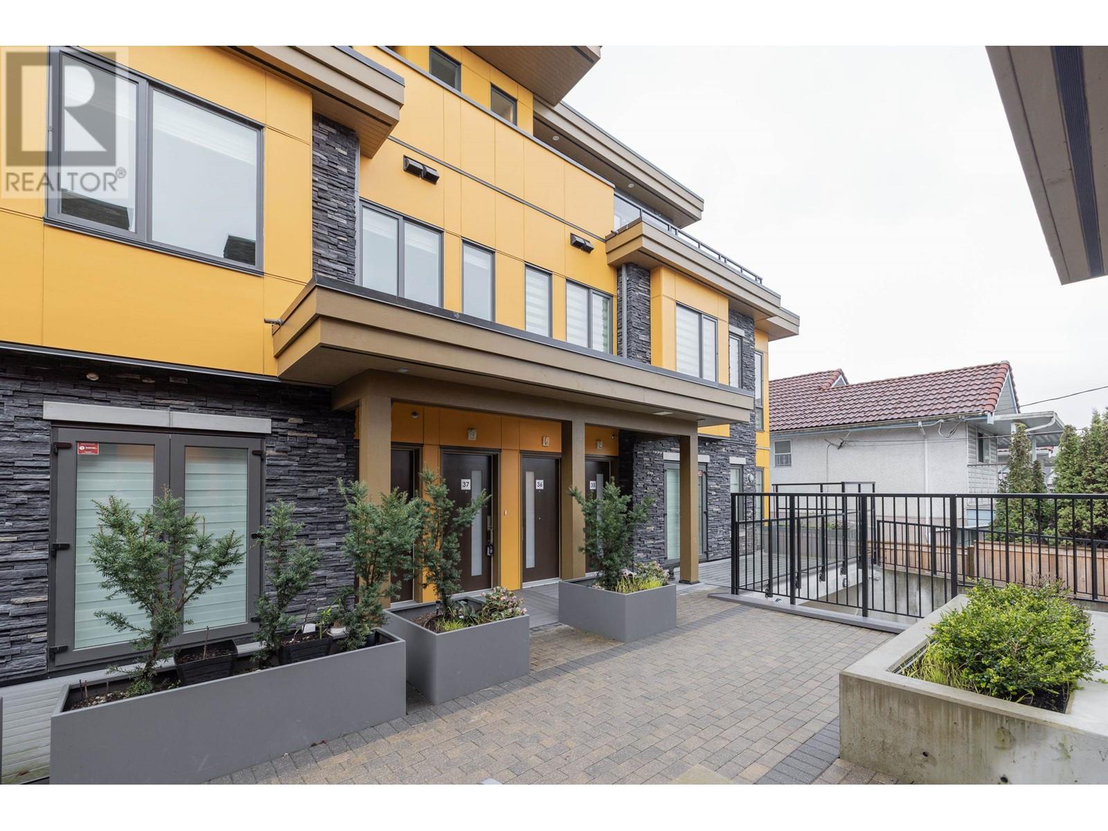 36 7567 Oak Street, Vancouver, British Columbia  V6P 4A4 - Photo 2 - R2989118