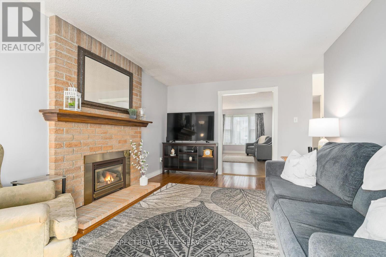 98 Mikado Crescent, Brampton, Ontario  L6S 3R7 - Photo 8 - W12077518