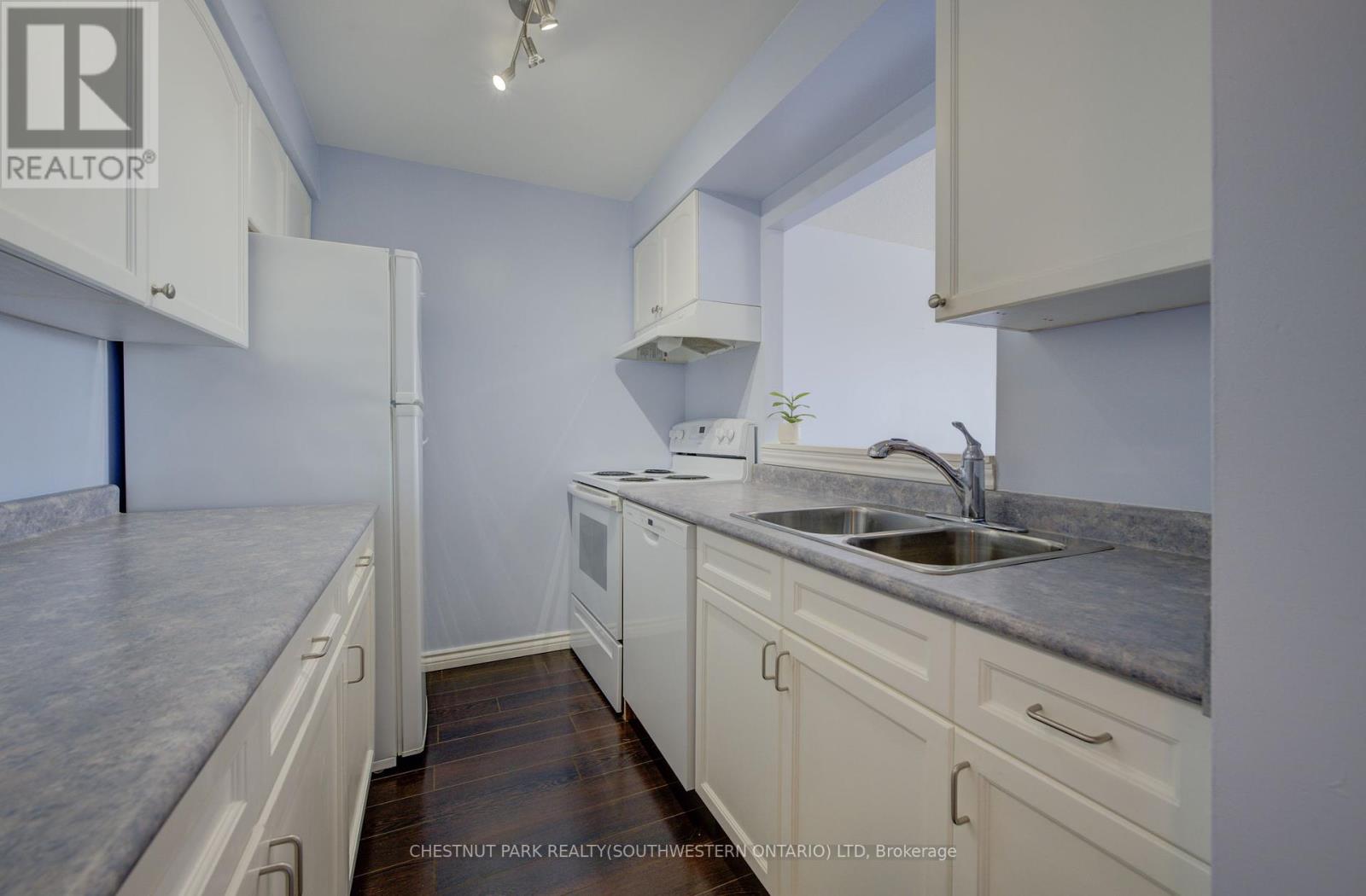Property at 803 - 10 ELLEN STREET E image 5