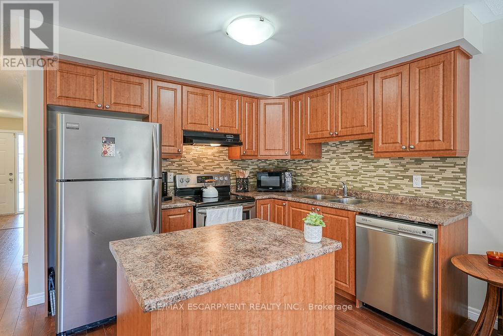 67 - 20 Mcconkey Crescent, Brant, Ontario  N3S 0C1 - Photo 5 - X12077543