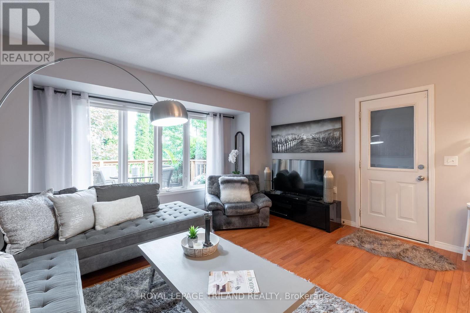 Photo 11 of 45 for 2 - 122 Sherwood Forest Square
