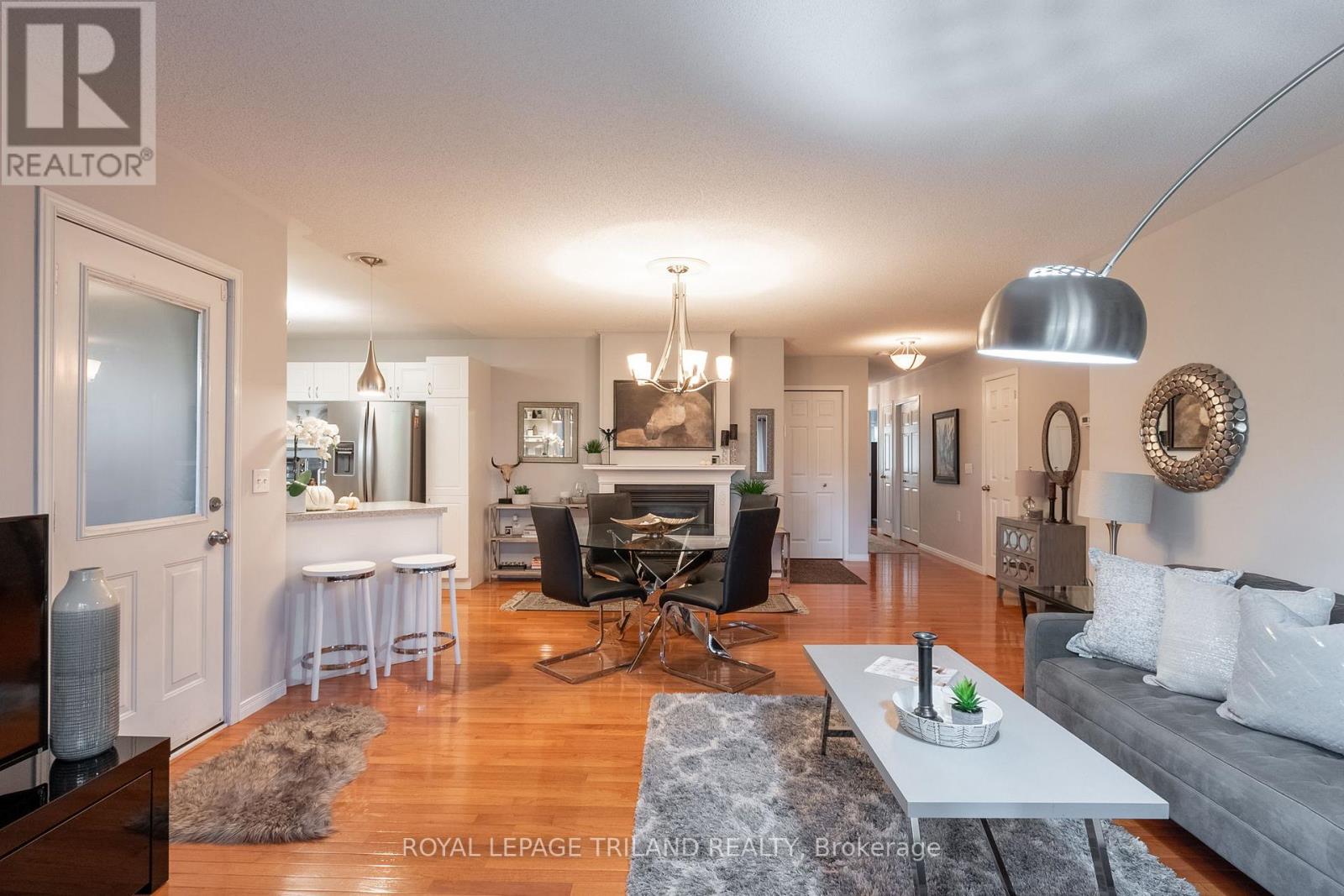 Photo 13 of 45 for 2 - 122 Sherwood Forest Square