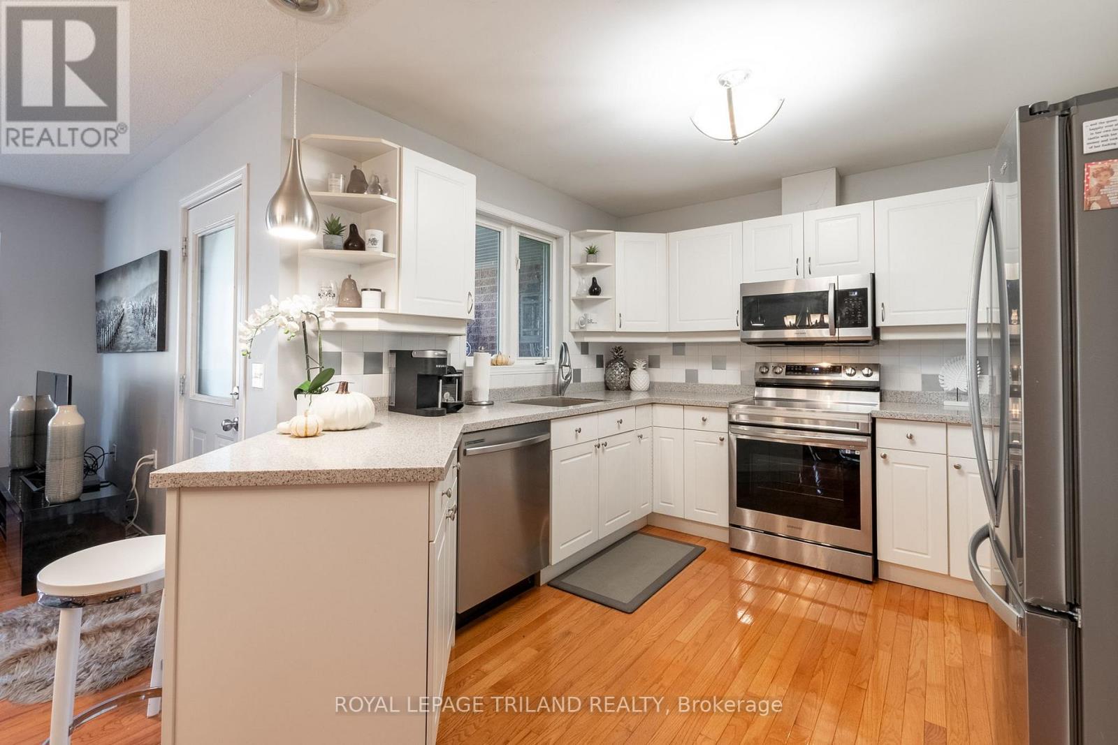 Photo 18 of 45 for 2 - 122 Sherwood Forest Square