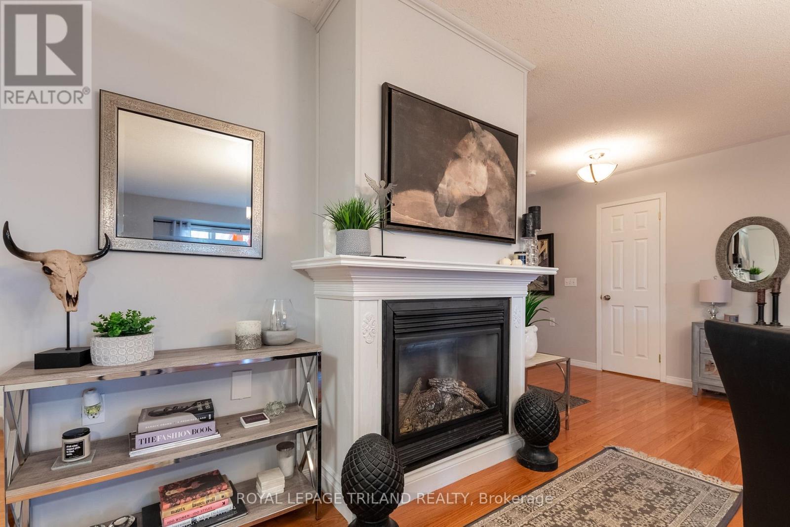 Photo 19 of 45 for 2 - 122 Sherwood Forest Square