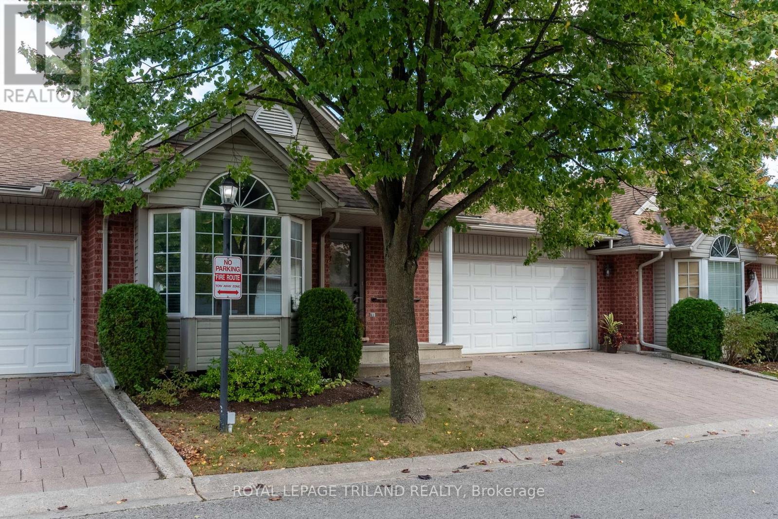 Photo 2 of 45 for 2 - 122 Sherwood Forest Square