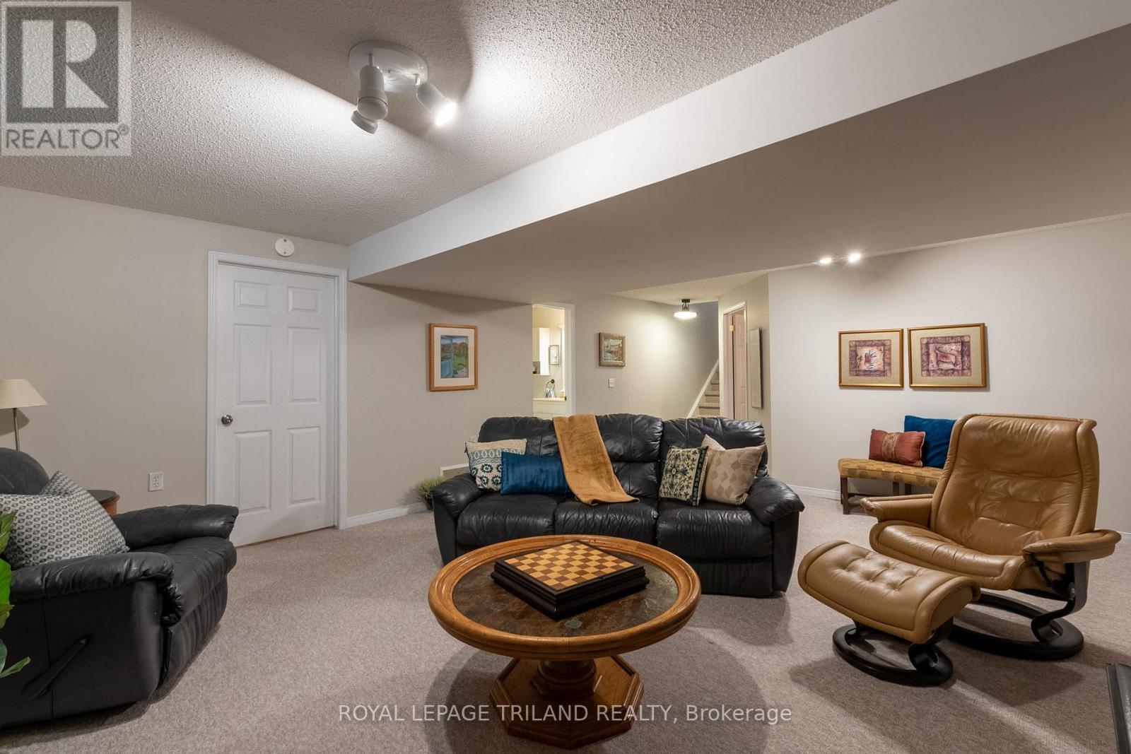 Photo 33 of 45 for 2 - 122 Sherwood Forest Square