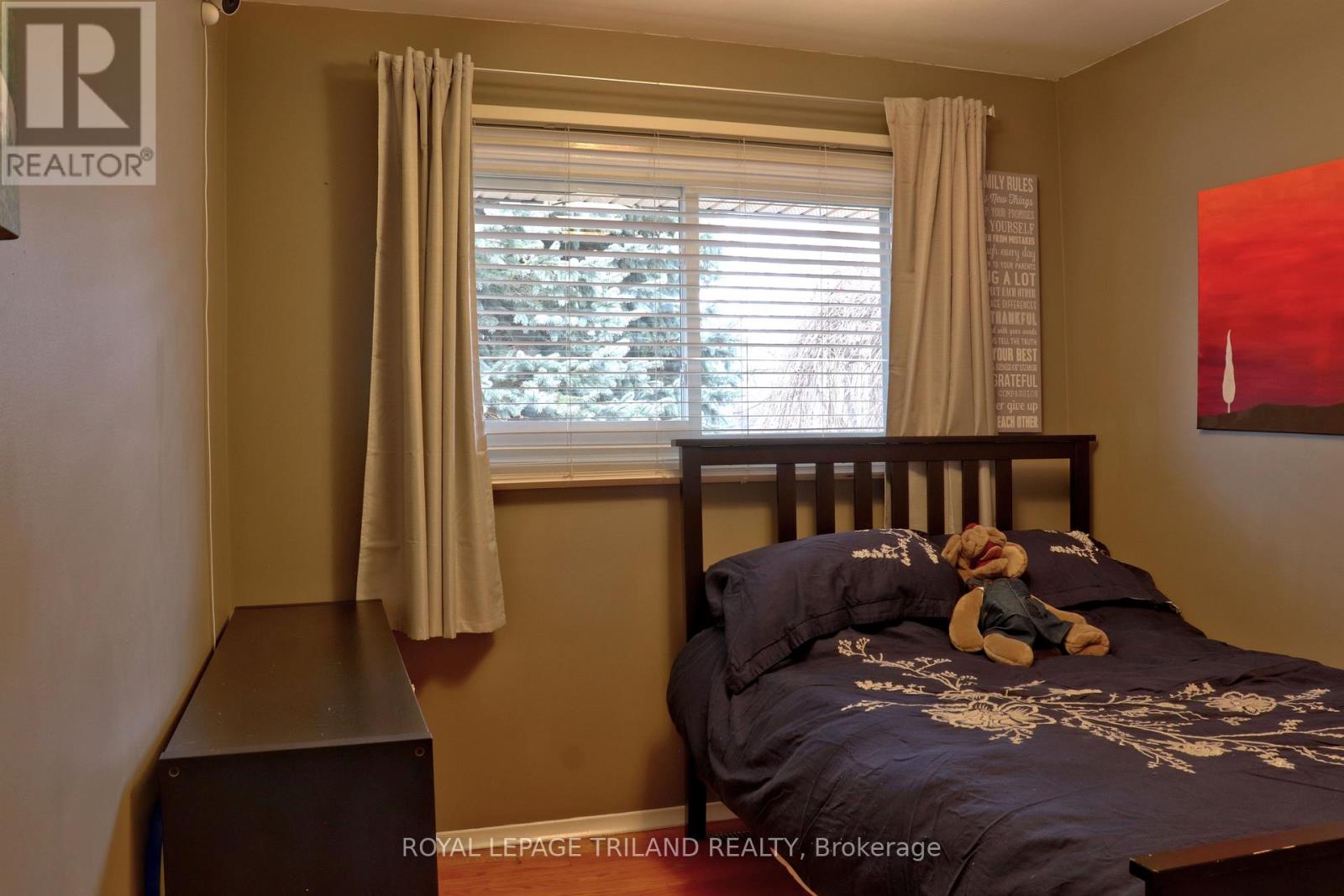 517 Beachwood Avenue, London South, Ontario  N6J 3K2 - Photo 12 - X12077653
