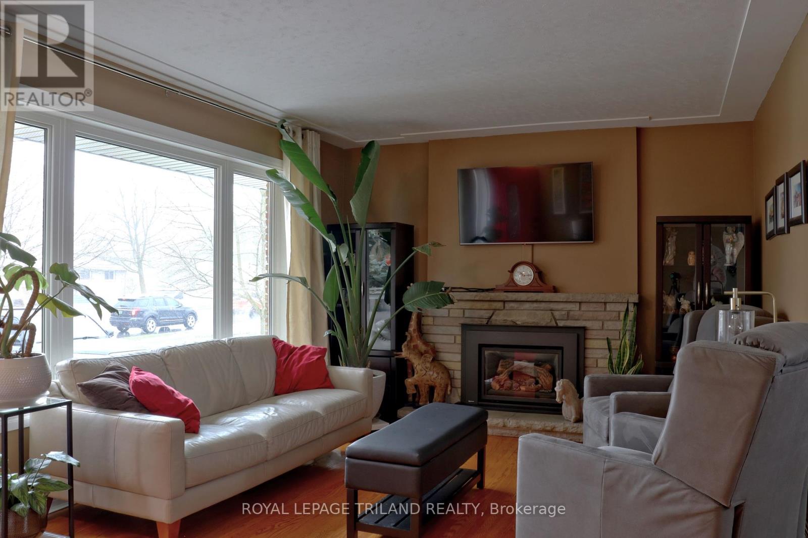 517 Beachwood Avenue, London South, Ontario  N6J 3K2 - Photo 4 - X12077653