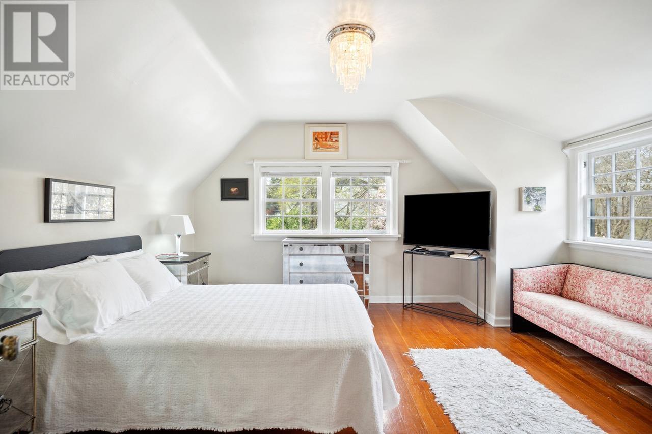 2562 Wallace Crescent, Vancouver, British Columbia  V6R 3V4 - Photo 23 - R2989235