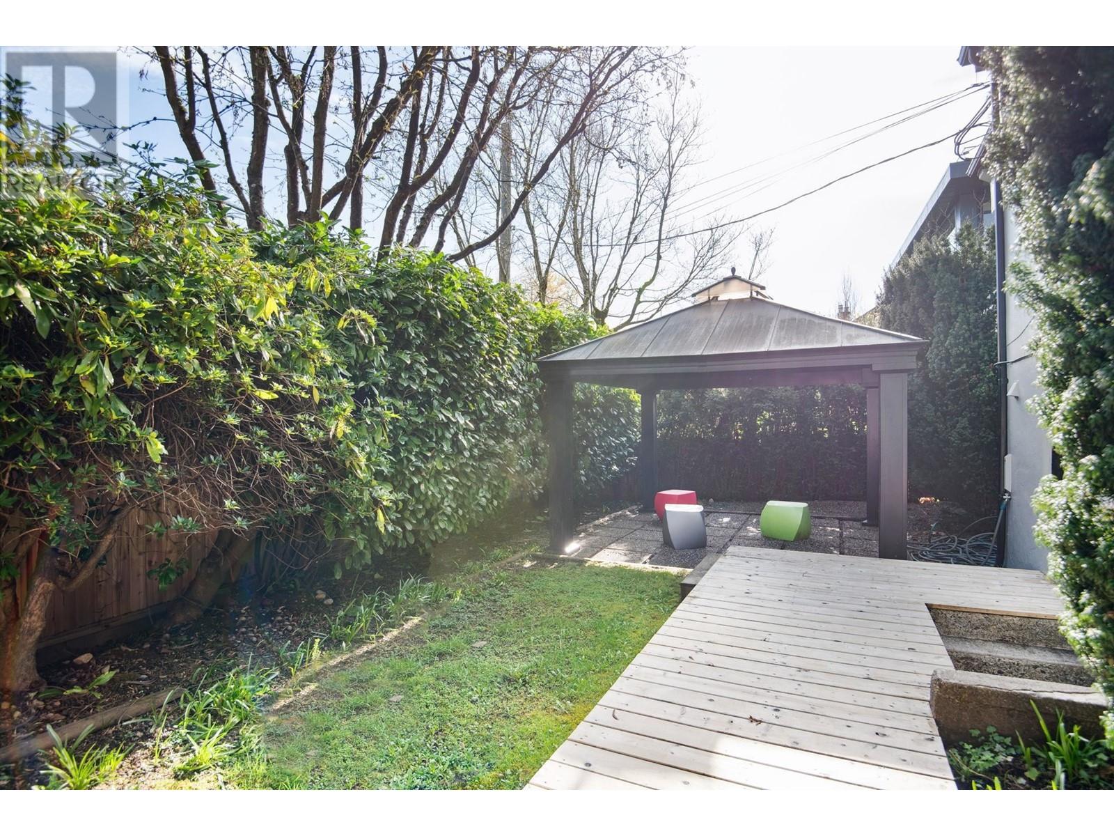 2562 Wallace Crescent, Vancouver, British Columbia  V6R 3V4 - Photo 37 - R2989235