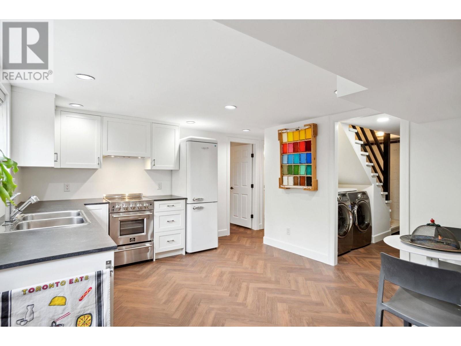 2562 Wallace Crescent, Vancouver, British Columbia  V6R 3V4 - Photo 32 - R2989235