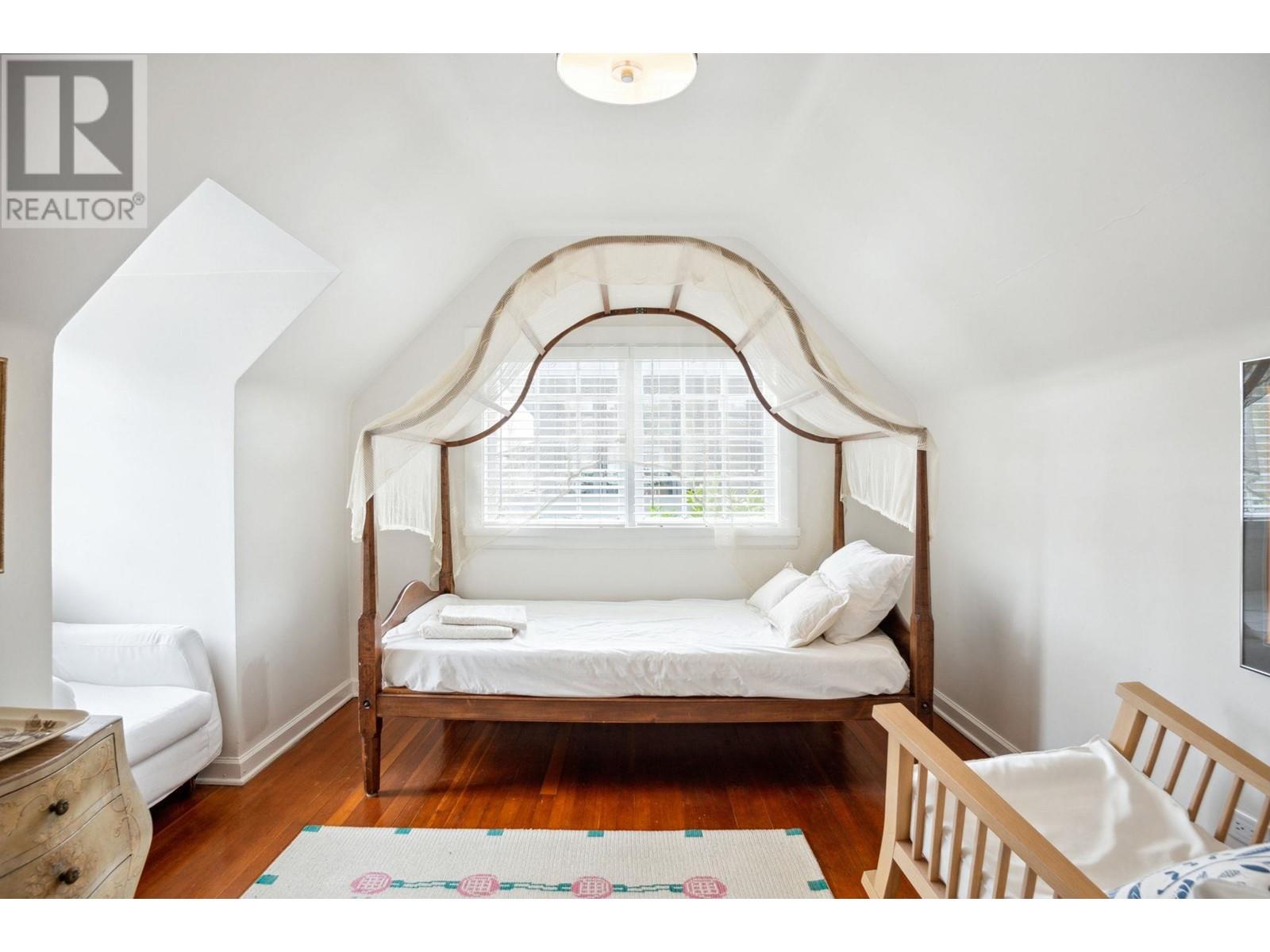 2562 Wallace Crescent, Vancouver, British Columbia  V6R 3V4 - Photo 27 - R2989235