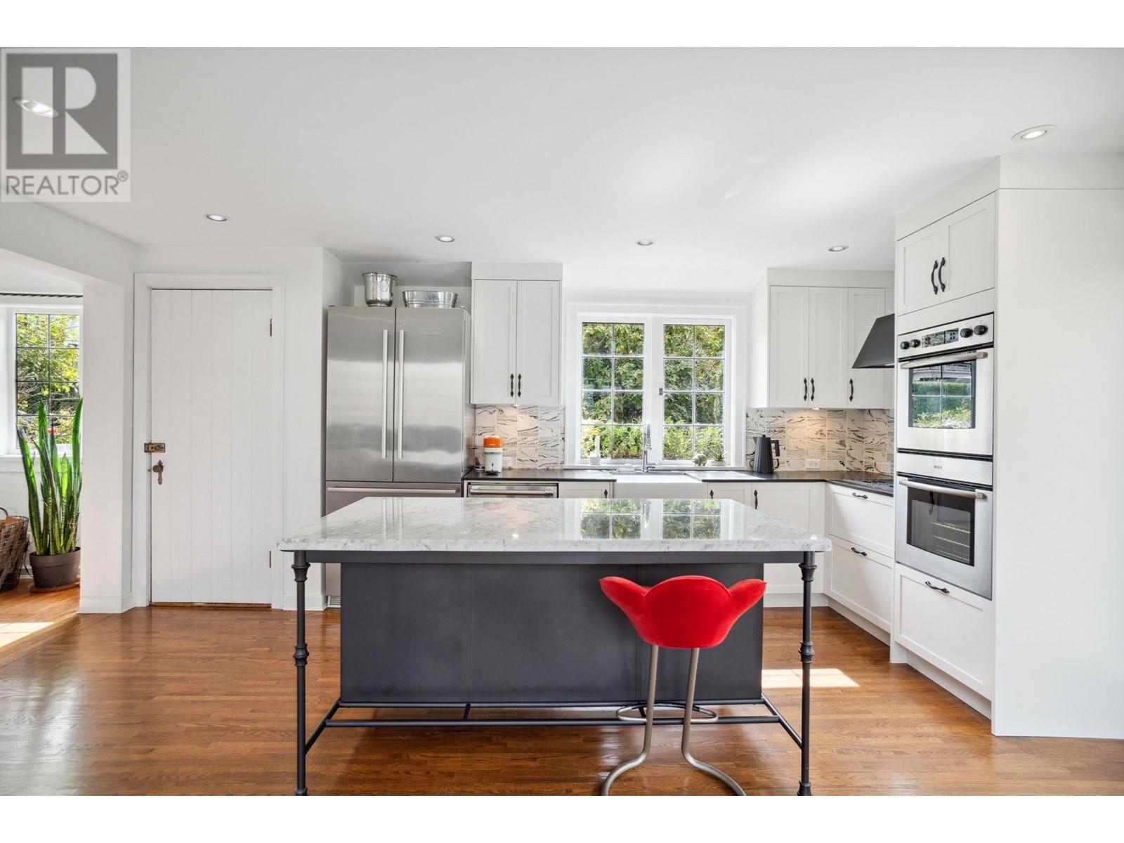 2562 Wallace Crescent, Vancouver, British Columbia  V6R 3V4 - Photo 14 - R2989235