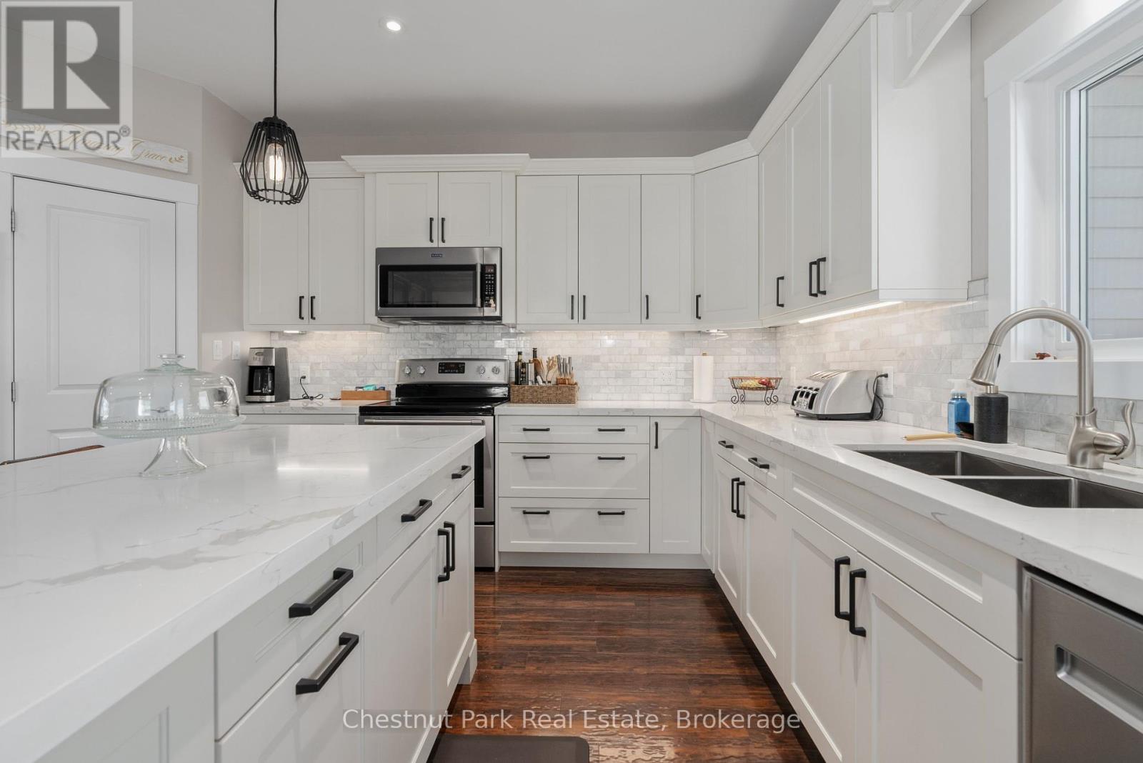 6 Millwood Court, Huntsville, Ontario  P1H 0B7 - Photo 12 - X12077593