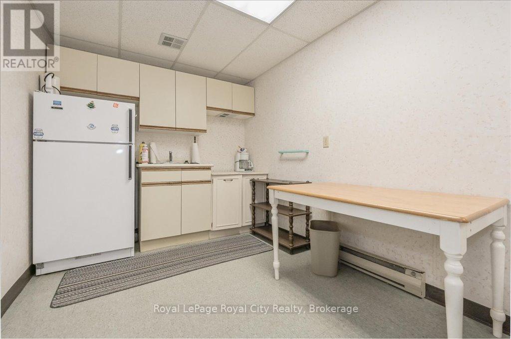 110 - 107 Bagot Street, Guelph, Ontario  N1H 8H5 - Photo 33 - X12077648
