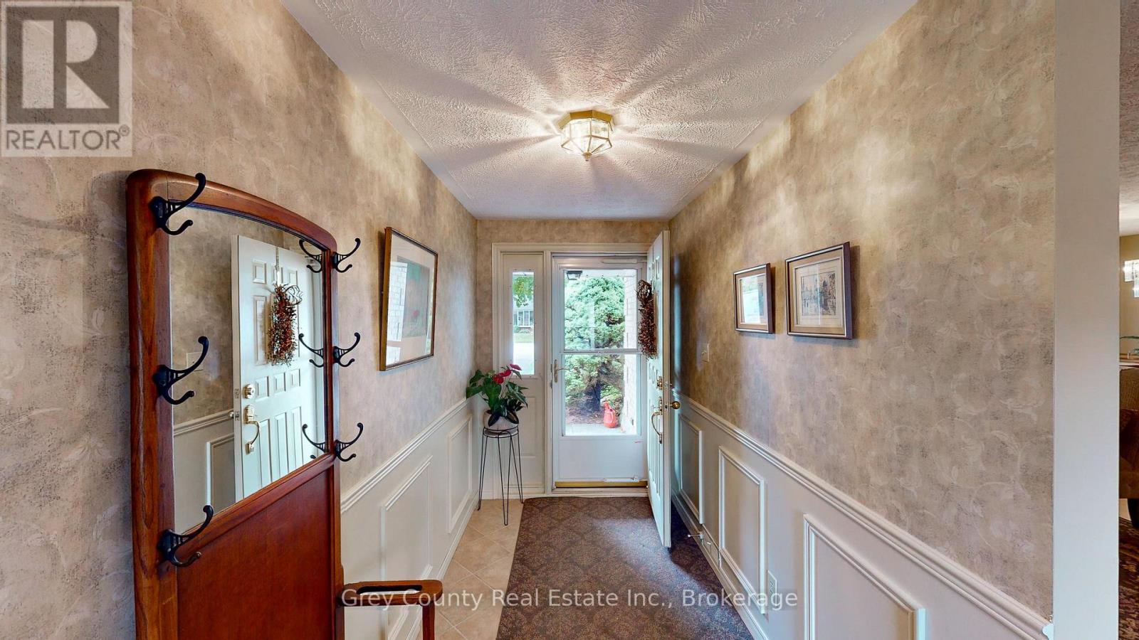 63 Grayview Drive, Grey Highlands, Ontario  N0C 1H0 - Photo 13 - X12077651