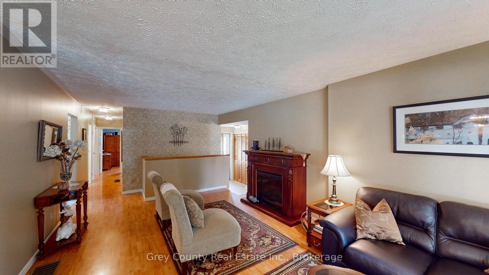63 Grayview Drive, Grey Highlands, Ontario  N0C 1H0 - Photo 19 - X12077651