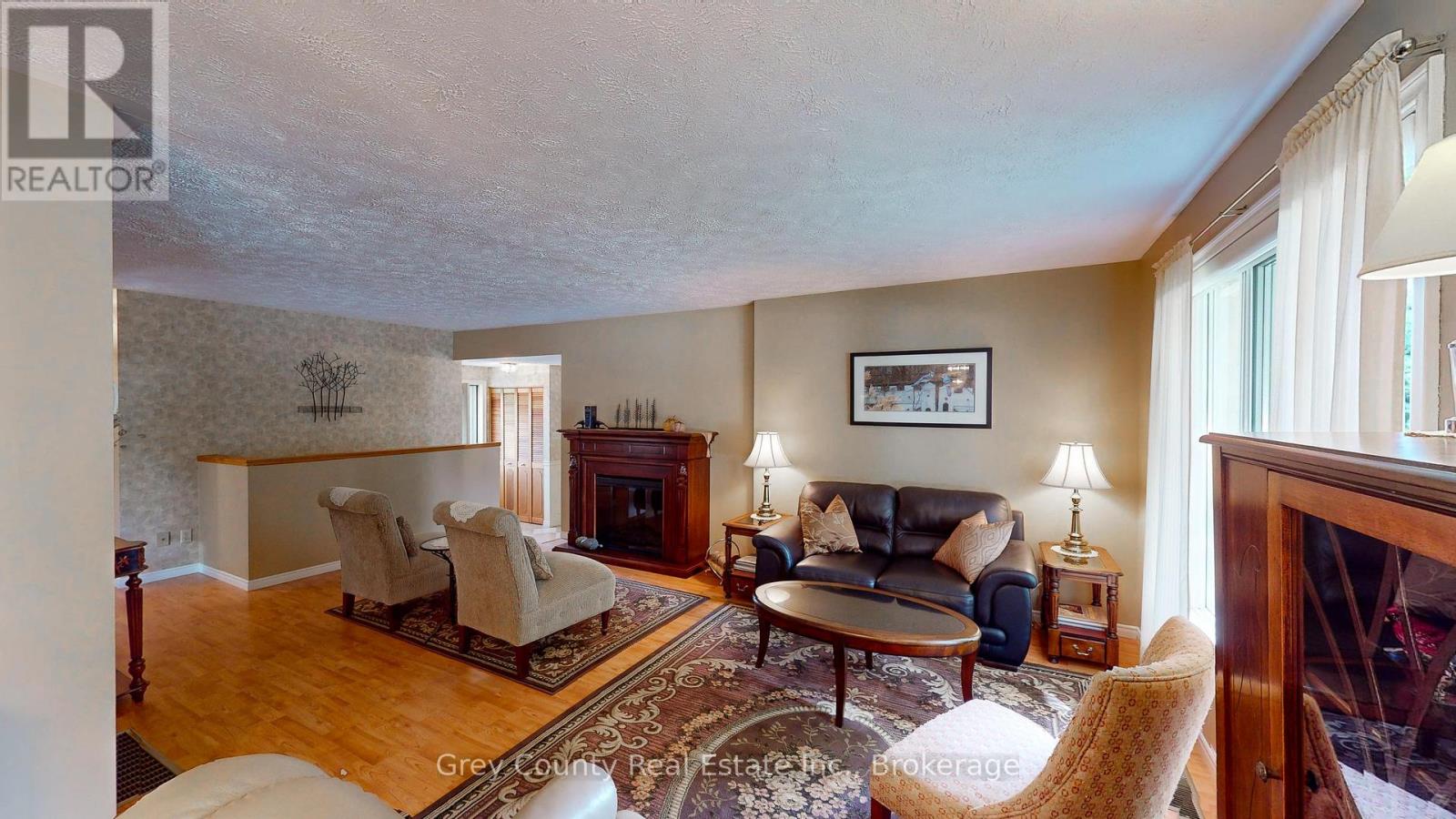 63 Grayview Drive, Grey Highlands, Ontario  N0C 1H0 - Photo 20 - X12077651