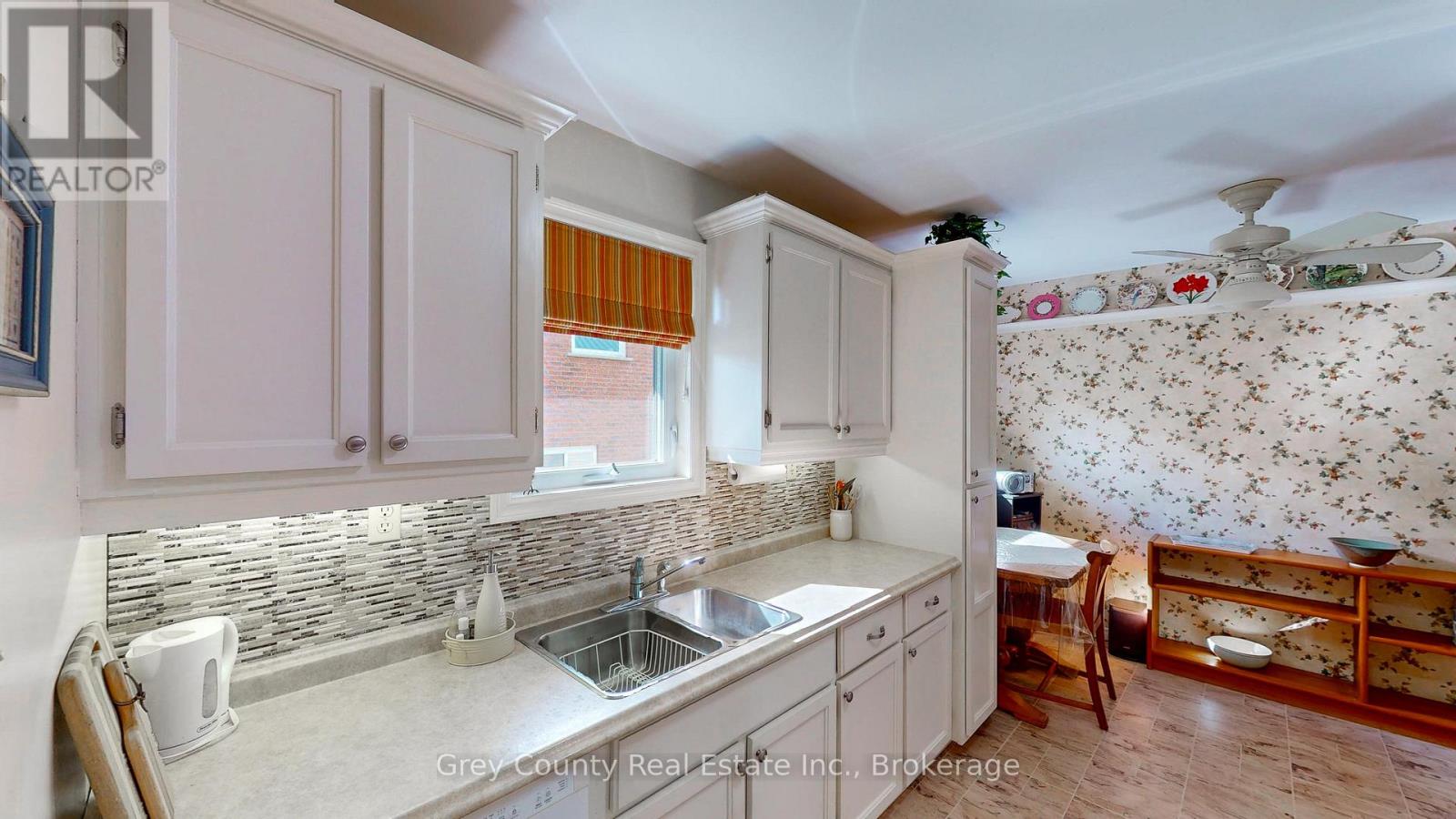 63 Grayview Drive, Grey Highlands, Ontario  N0C 1H0 - Photo 25 - X12077651