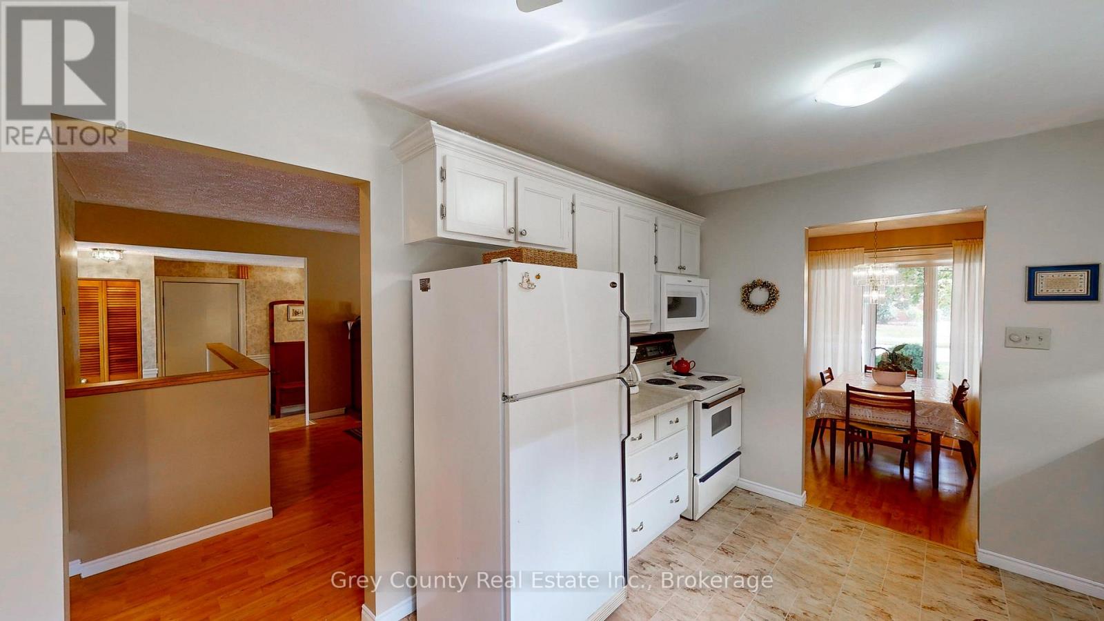 63 Grayview Drive, Grey Highlands, Ontario  N0C 1H0 - Photo 28 - X12077651