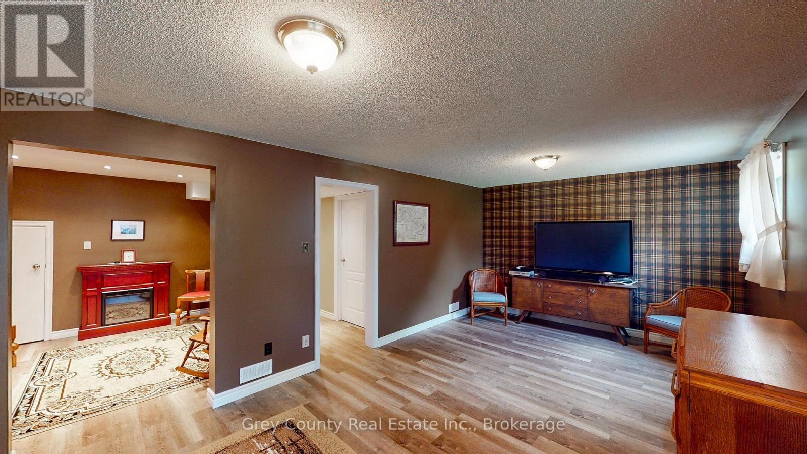 63 Grayview Drive, Grey Highlands, Ontario  N0C 1H0 - Photo 36 - X12077651