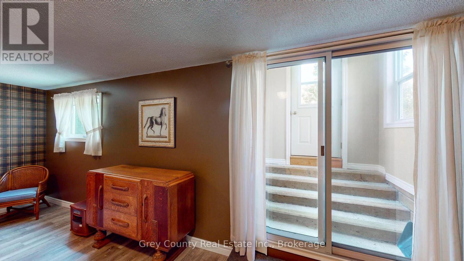 63 Grayview Drive, Grey Highlands, Ontario  N0C 1H0 - Photo 39 - X12077651