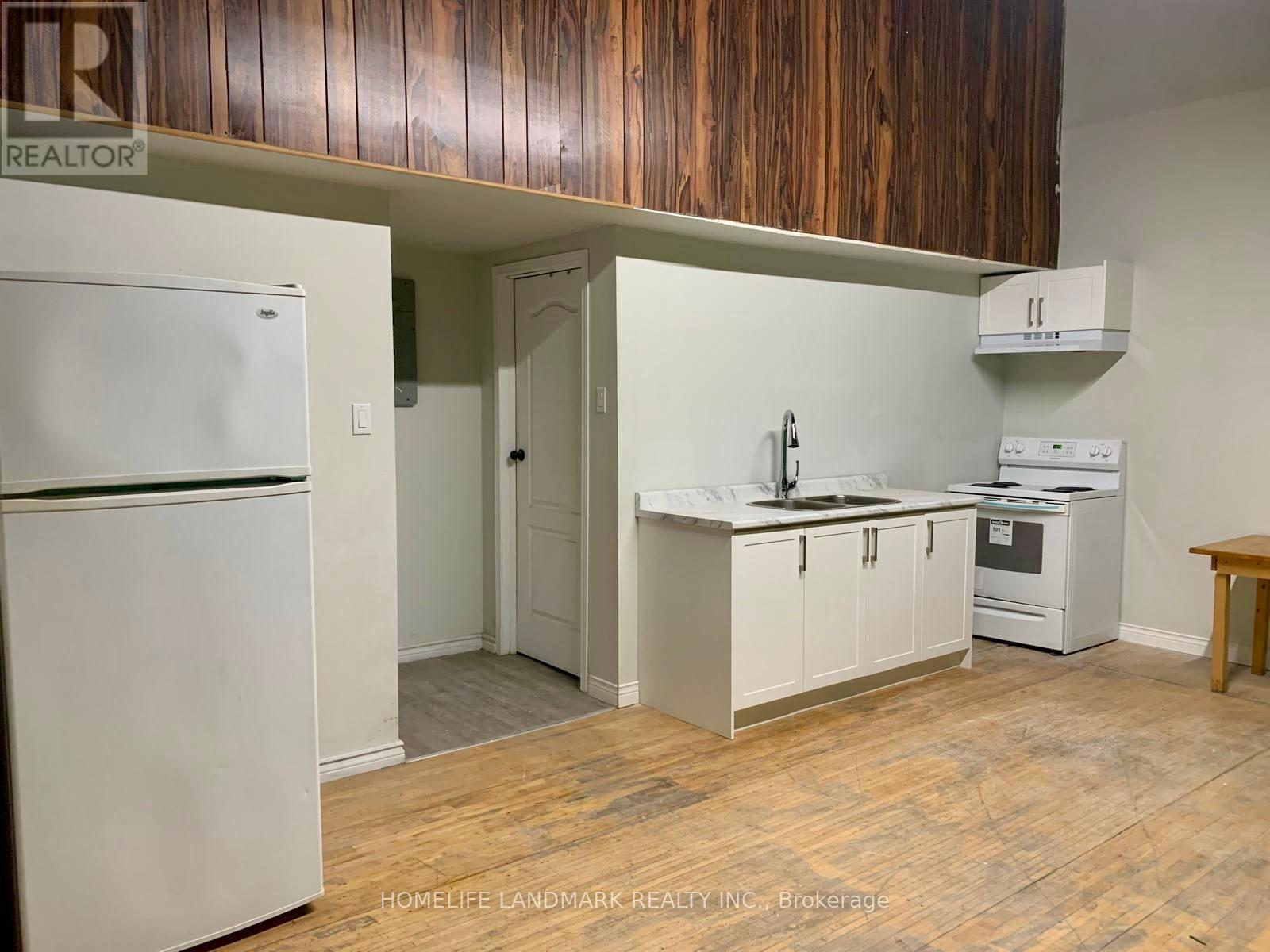 2 - 450 Spadina Avenue, Toronto, Ontario  M5T 2G8 - Photo 2 - C12077616