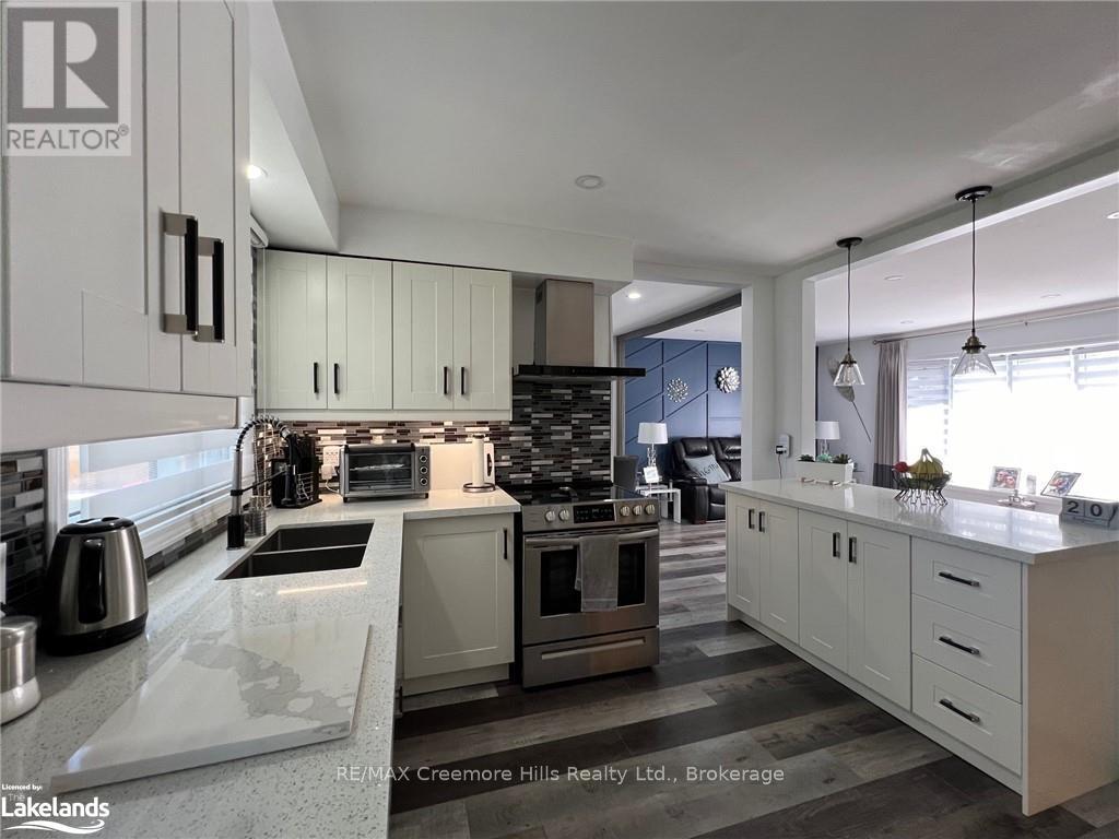 3 Jardine Crescent, Clearview, Ontario  L0M 1G0 - Photo 4 - S10437898