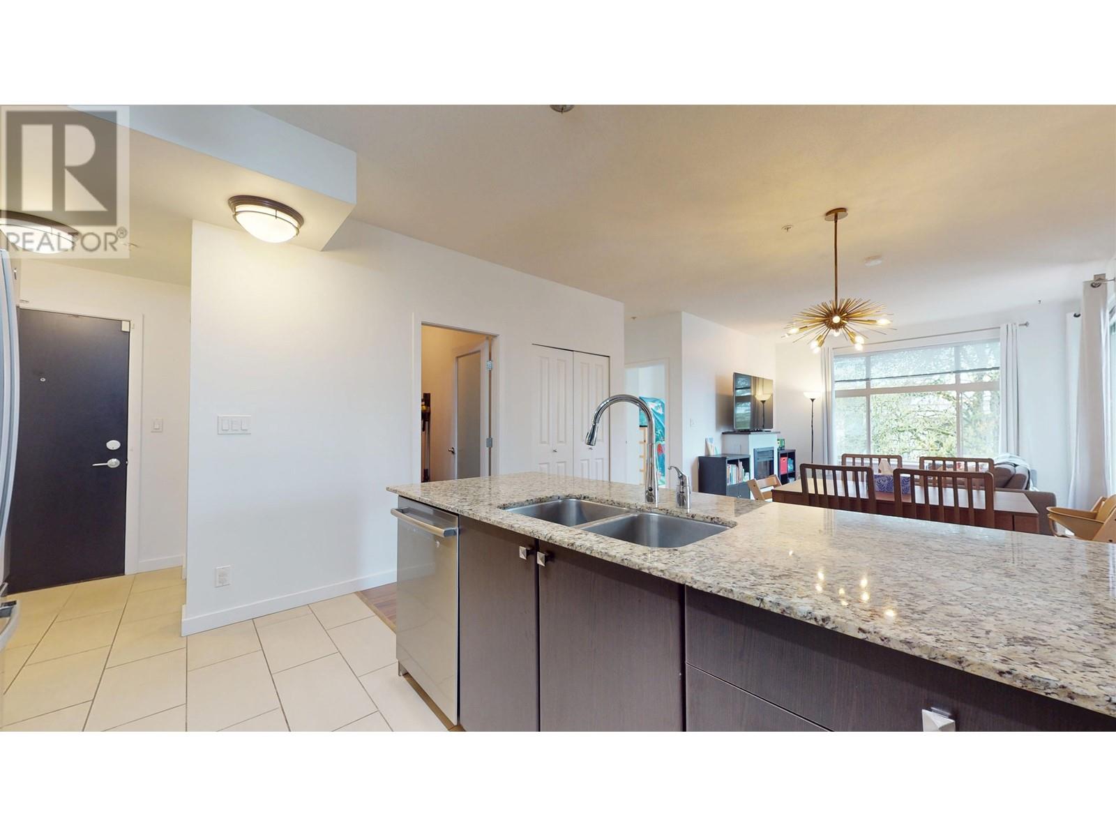 306 255 Ross Drive, New Westminster, British Columbia  V3L 0C7 - Photo 5 - R2988346
