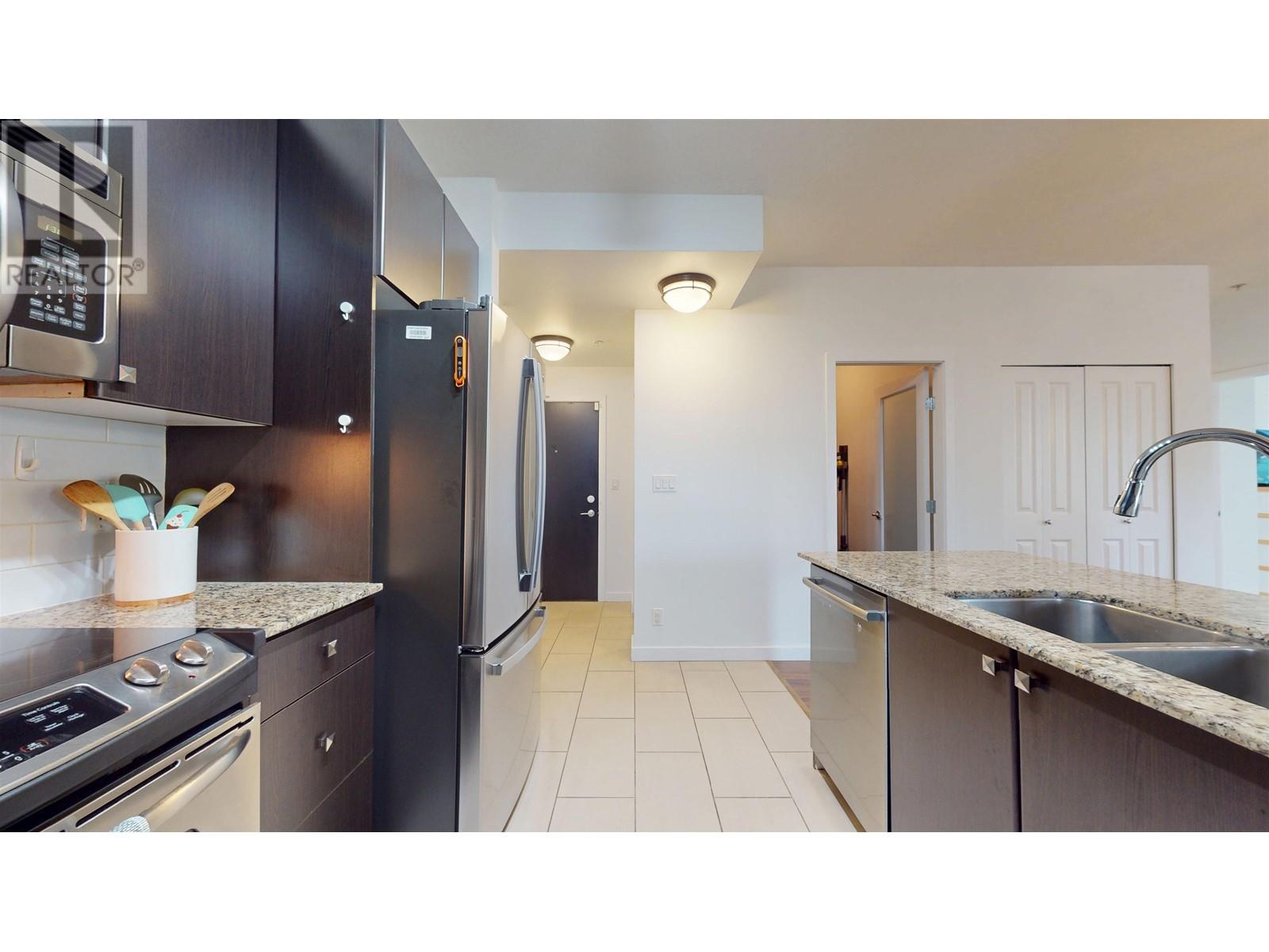306 255 Ross Drive, New Westminster, British Columbia  V3L 0C7 - Photo 6 - R2988346