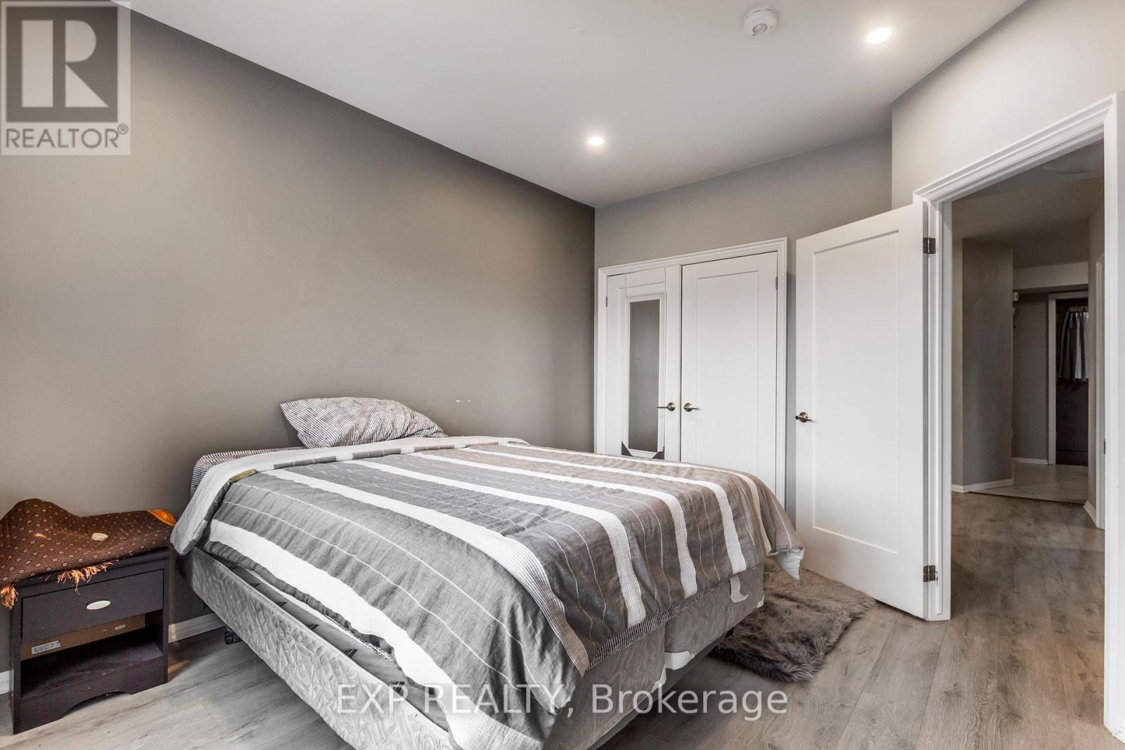 2 - 144 Wellington Street N, Hamilton, Ontario  L8R 1N3 - Photo 11 - X12077625