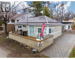17 WARWICK AVENUE, Lambton Shores, Ontario