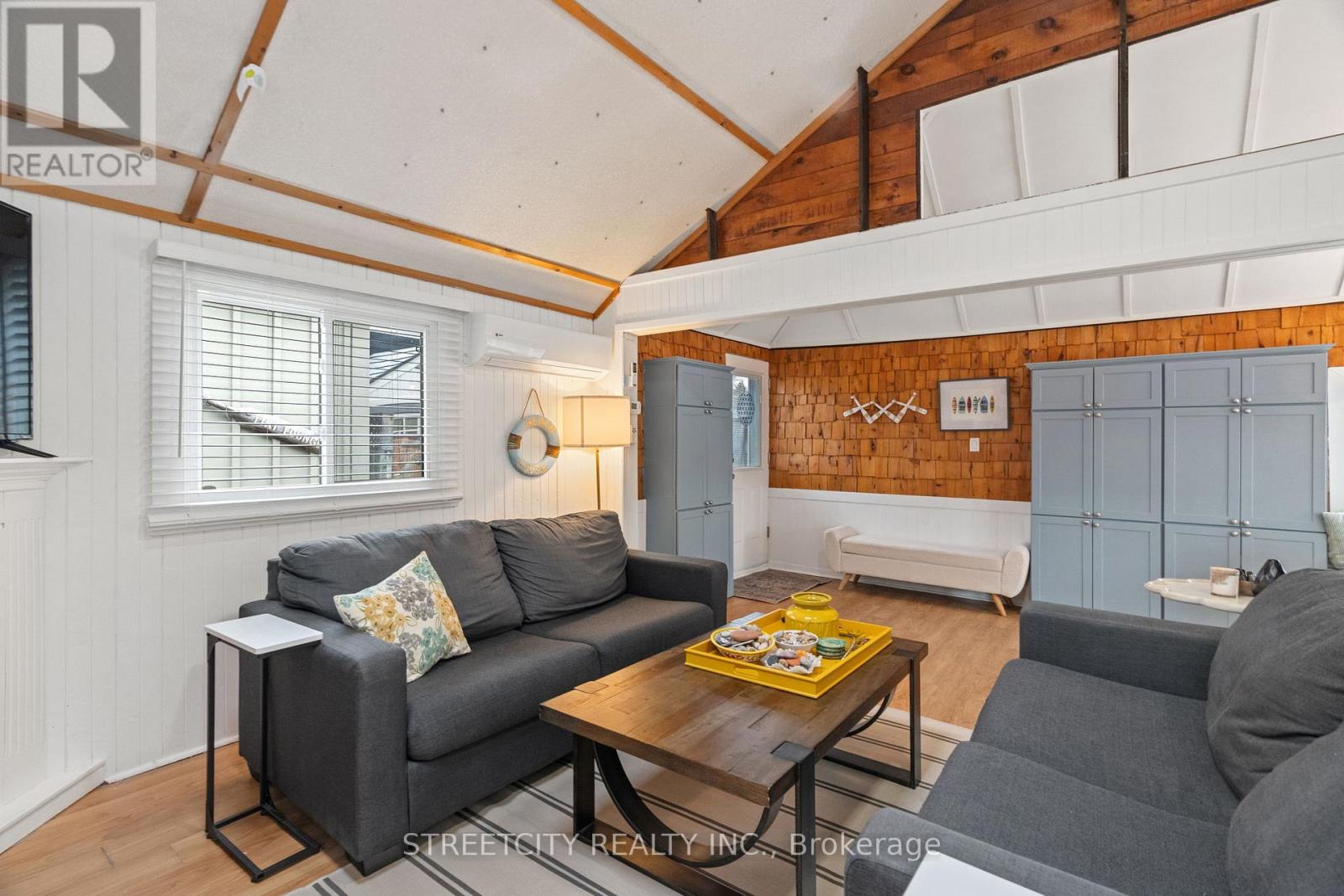 17 Warwick Avenue, Lambton Shores, Ontario  N0M 1T0 - Photo 14 - X12077524