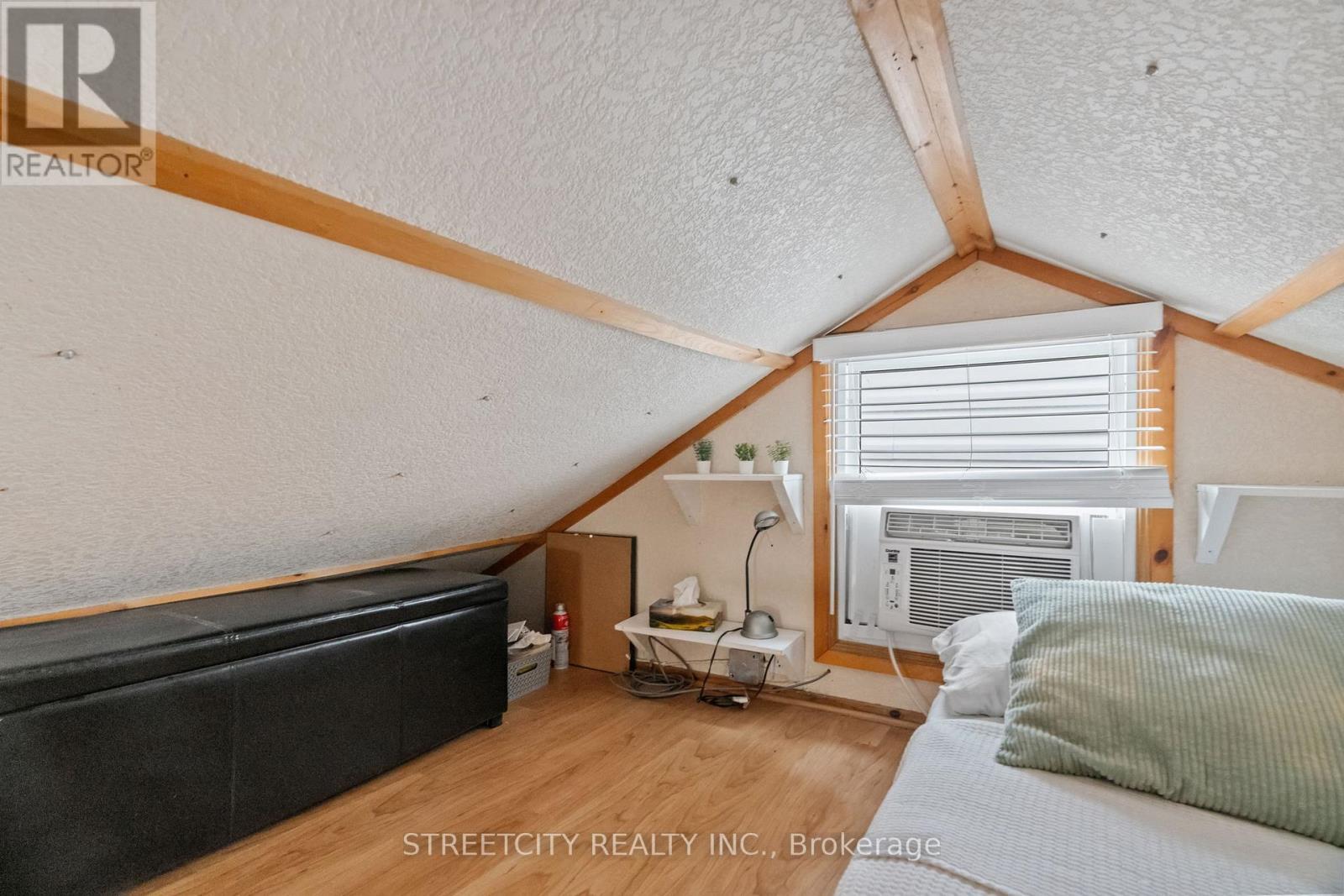 17 Warwick Avenue, Lambton Shores, Ontario  N0M 1T0 - Photo 24 - X12077524