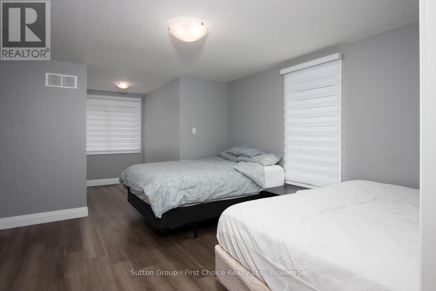 10263 Daniel Avenue, Lambton Shores, Ontario  N0M 1T0 - Photo 21 - X12077724