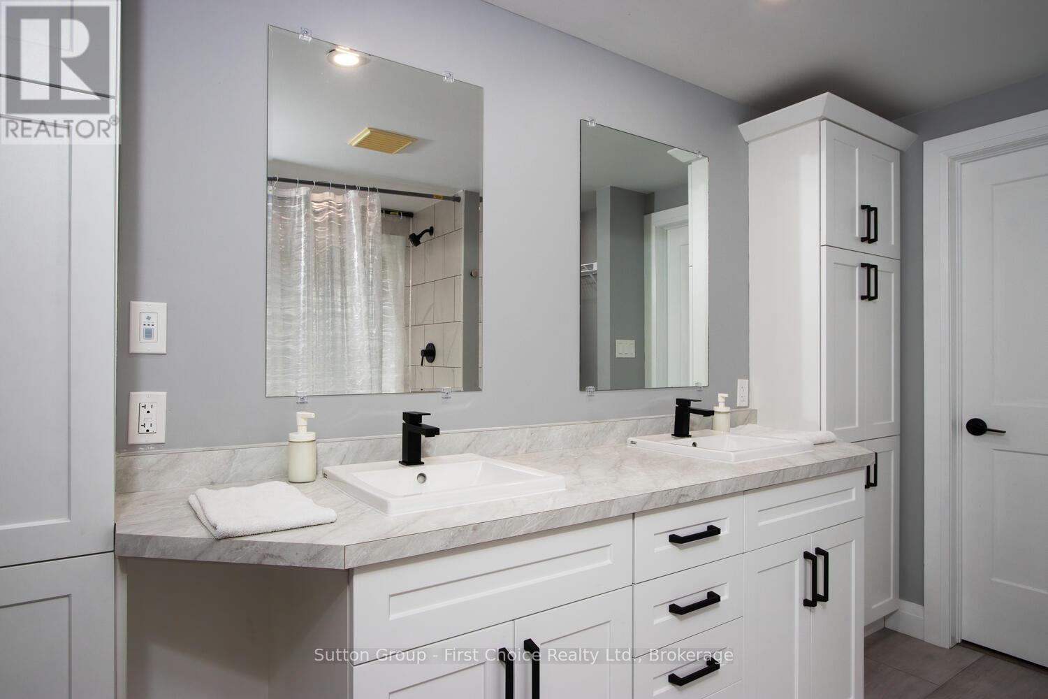 10263 Daniel Avenue, Lambton Shores, Ontario  N0M 1T0 - Photo 24 - X12077724