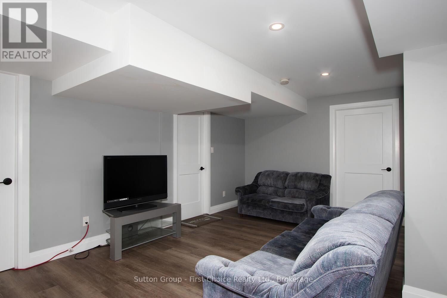 10263 Daniel Avenue, Lambton Shores, Ontario  N0M 1T0 - Photo 29 - X12077724