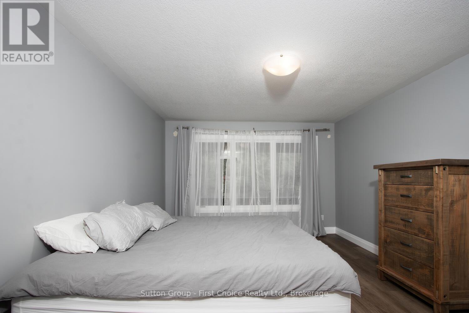 10263 Daniel Avenue, Lambton Shores, Ontario  N0M 1T0 - Photo 31 - X12077724