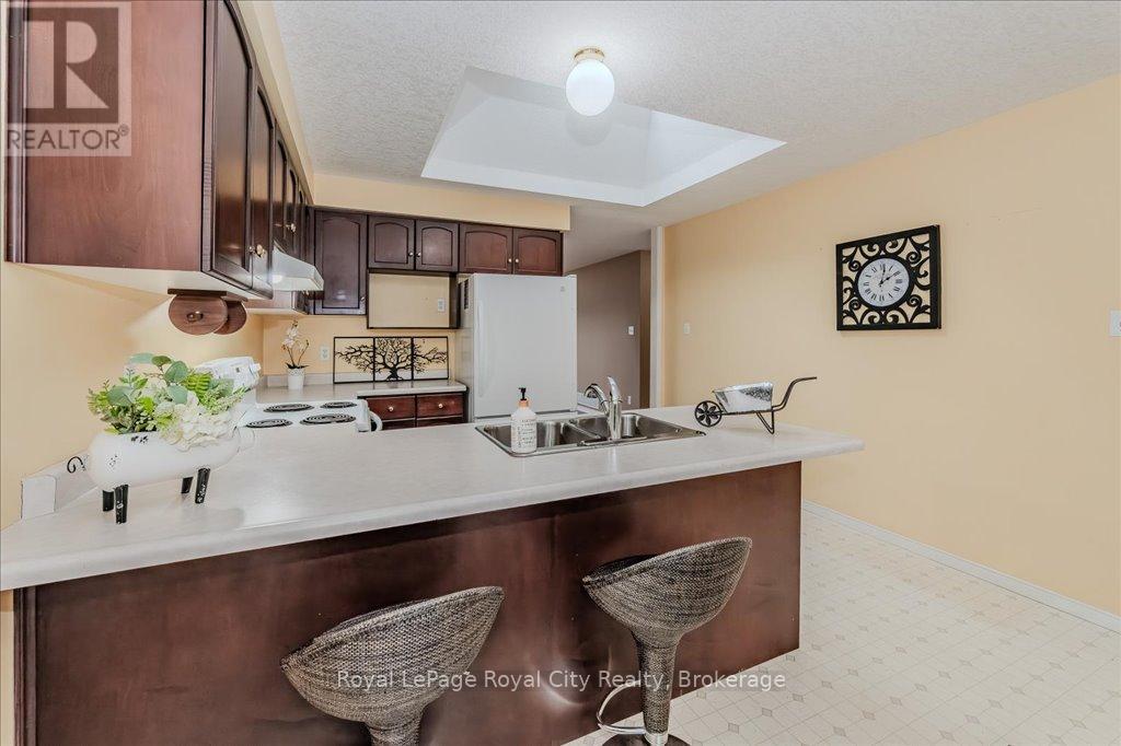 85 Inverness Drive, Guelph, Ontario  N1E 6E4 - Photo 11 - X12077750