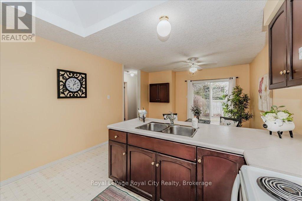 85 Inverness Drive, Guelph, Ontario  N1E 6E4 - Photo 12 - X12077750