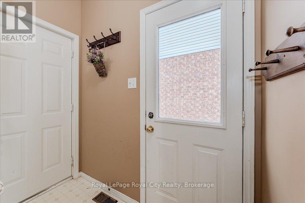 85 Inverness Drive, Guelph, Ontario  N1E 6E4 - Photo 22 - X12077750
