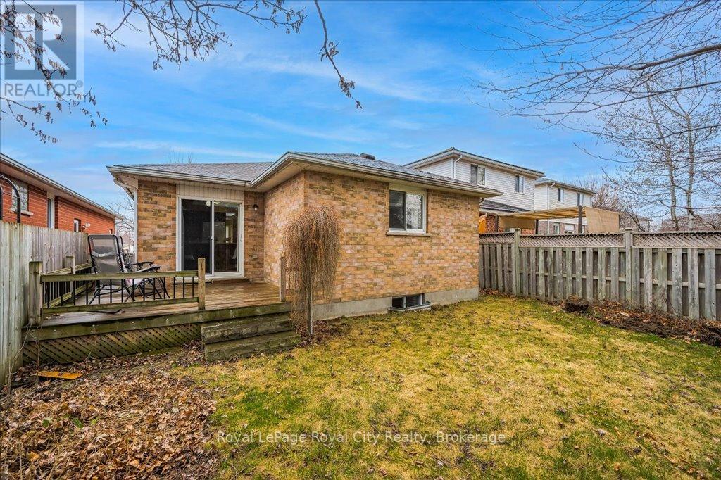 85 Inverness Drive, Guelph, Ontario  N1E 6E4 - Photo 35 - X12077750