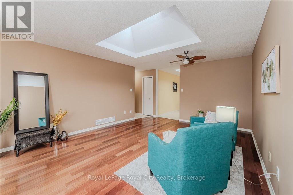 85 Inverness Drive, Guelph, Ontario  N1E 6E4 - Photo 9 - X12077750