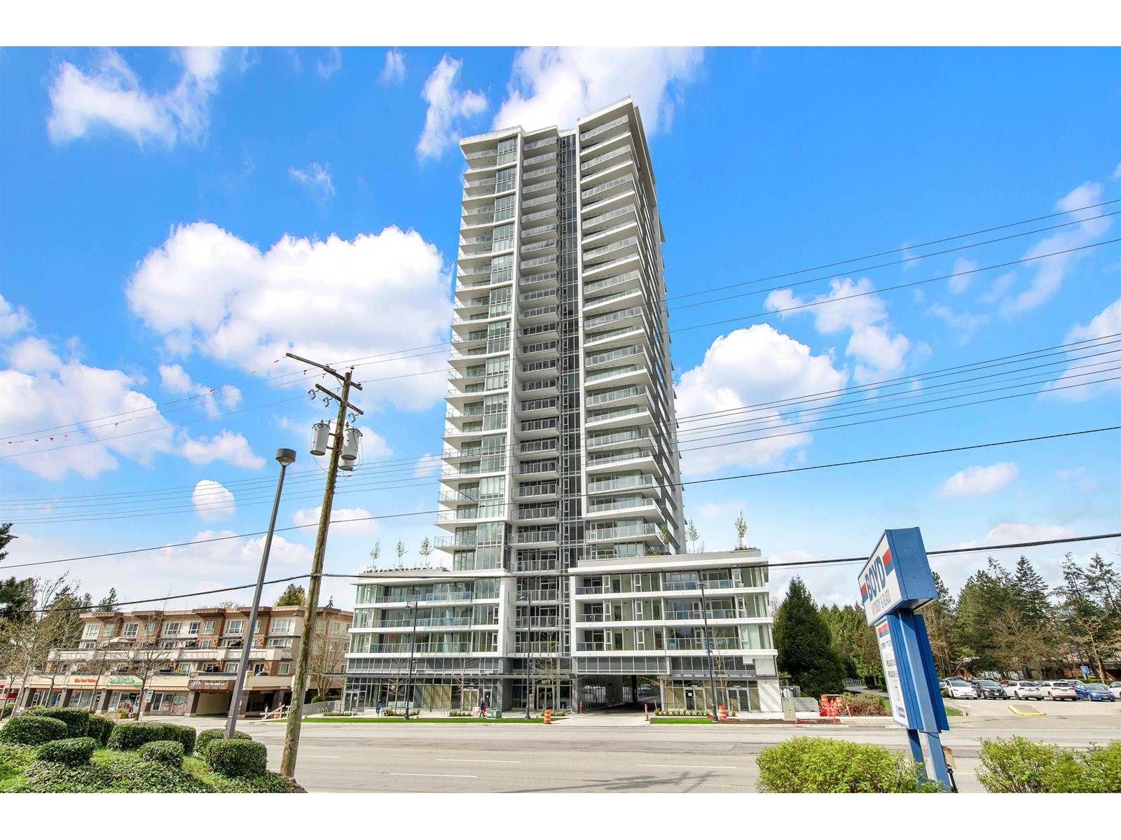 2501 9675 KING GEORGE BOULEVARD, Surrey, British Columbia