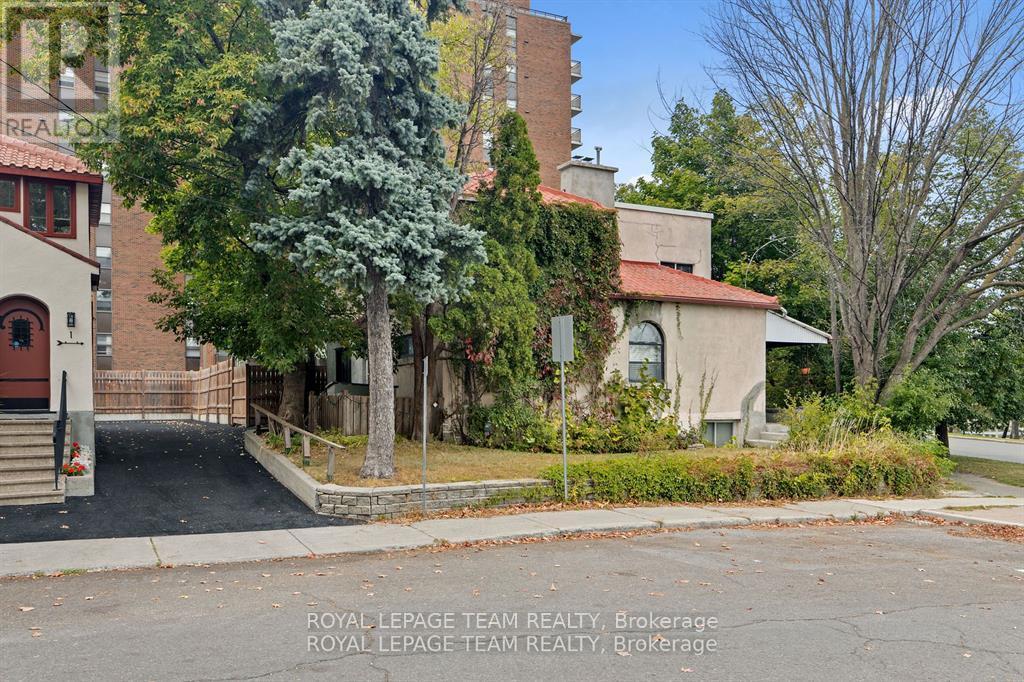 Property at 334 QUEEN ELIZABETH DRIVE image 3